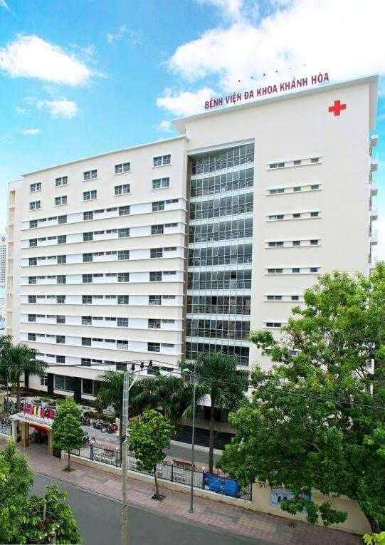 главная больница города нячанг