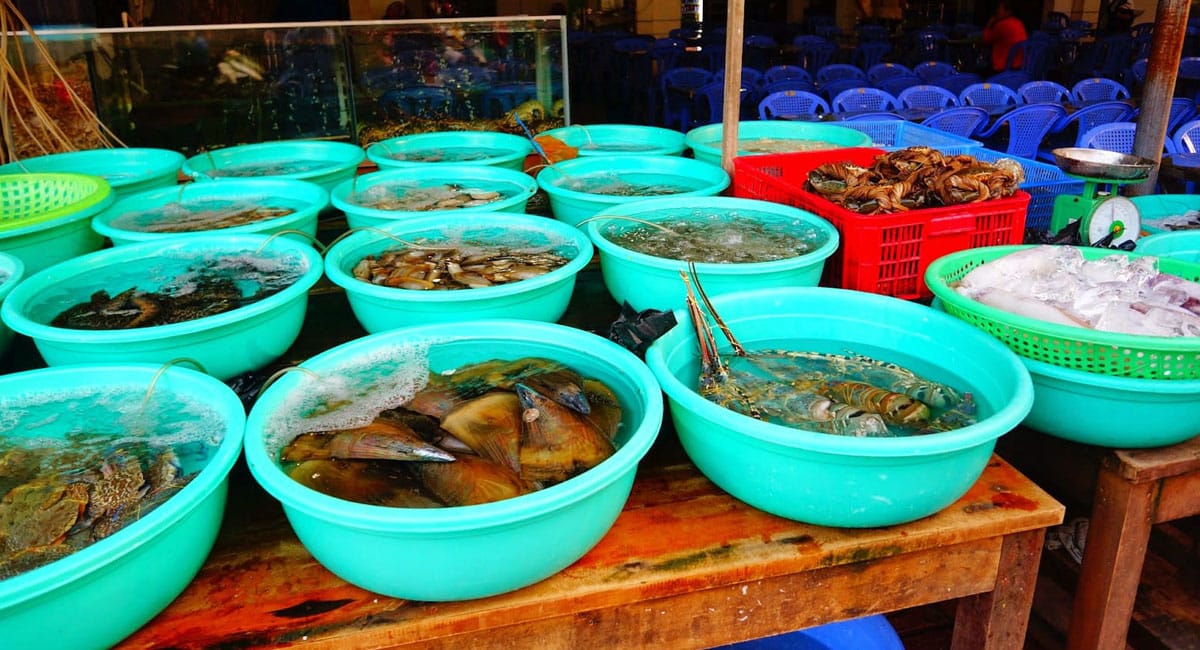 морепродукты в Нячанге в тазиках