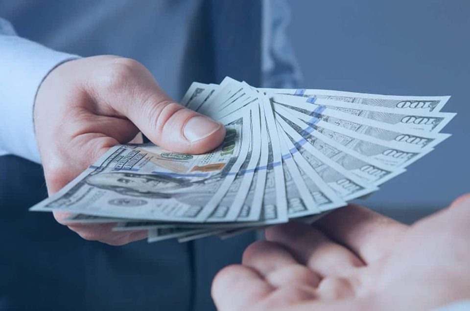 Обмен валюты в Нячанге в 2022 году – где лучше менять деньги