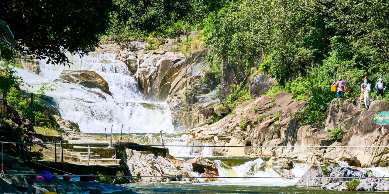 Водопад Янгбей и крокодиловая ферма